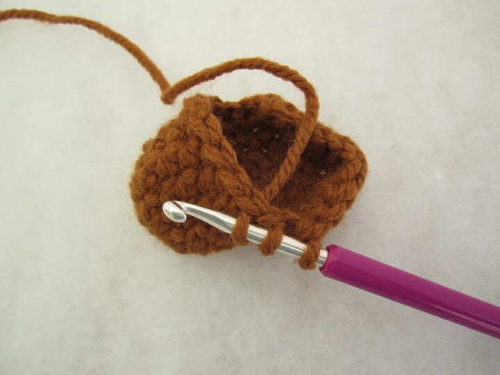 Häkelanleitung für Teddybär mit Brummstimme, Brummbär mit Pulli, PDF Datei