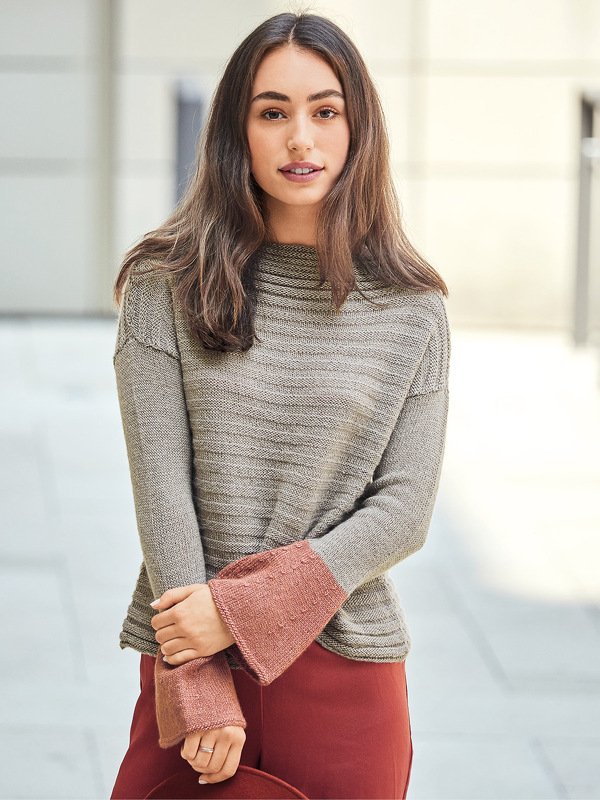 Strickanleitung: Pulli mit gerafftem Vorderteil in Taupe und Rot