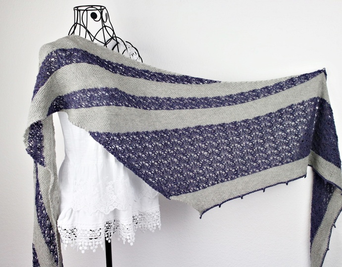 Strickanleitung asymmetrisches Dreieckstuch mit Lace und kraus rechts