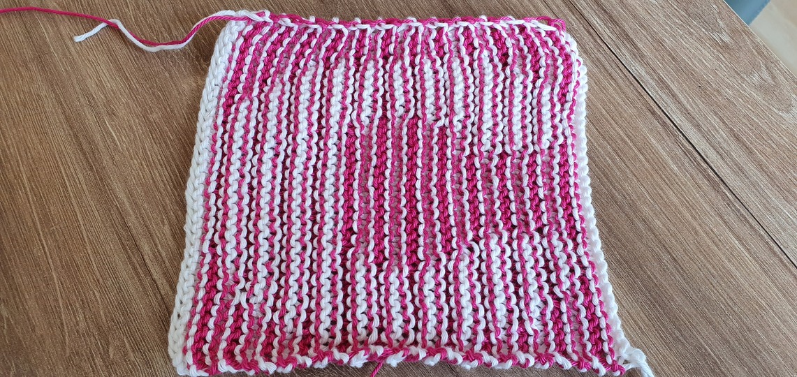 Schattenstricken, Illusionsstricken, Buchstabe "C"