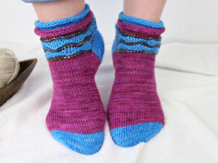 Strickanleitung Socken einfach – Sneakersocken mit Farbverlauf "Girlfriend"