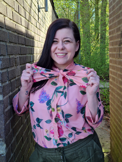 Schnittmuster Bluse mit Stehkragen und optionaler Schleife Damen Gr. 32-62