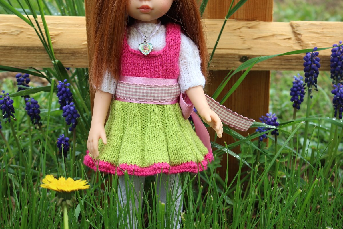 12-inch Dolls Dirndl Knitting Pattern - Image 3