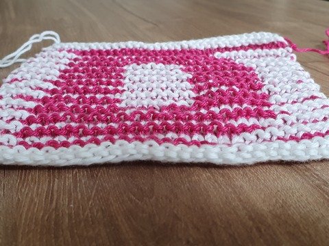 Schattenstricken, Illusionsstricken, Buchstabe "D"