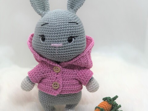 Häkelanleitung Hase Lucky mit Kapuzenjacke und Freundin Zippa , Amigurumi