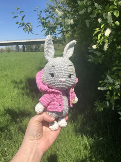 Häkelanleitung Hase Lucky mit Kapuzenjacke und Freundin Zippa , Amigurumi