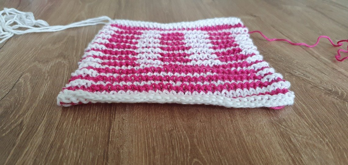 Schattenstricken, Illusionsstricken, Buchstabe "E"