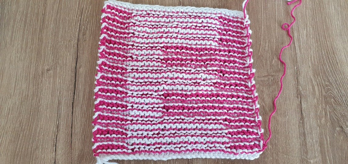 Schattenstricken, Illusionsstricken, Buchstabe "E"