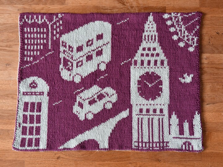 Double Knitting Pattern Placemat "London"