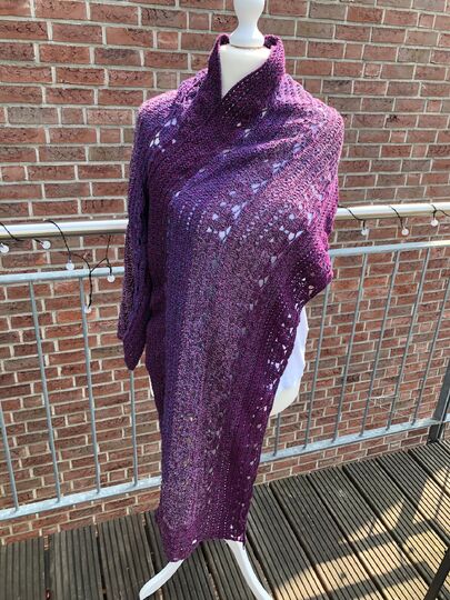 Häkelanleitung Stola Fründskuppen Freundschaften außergewöhnliche Musterano