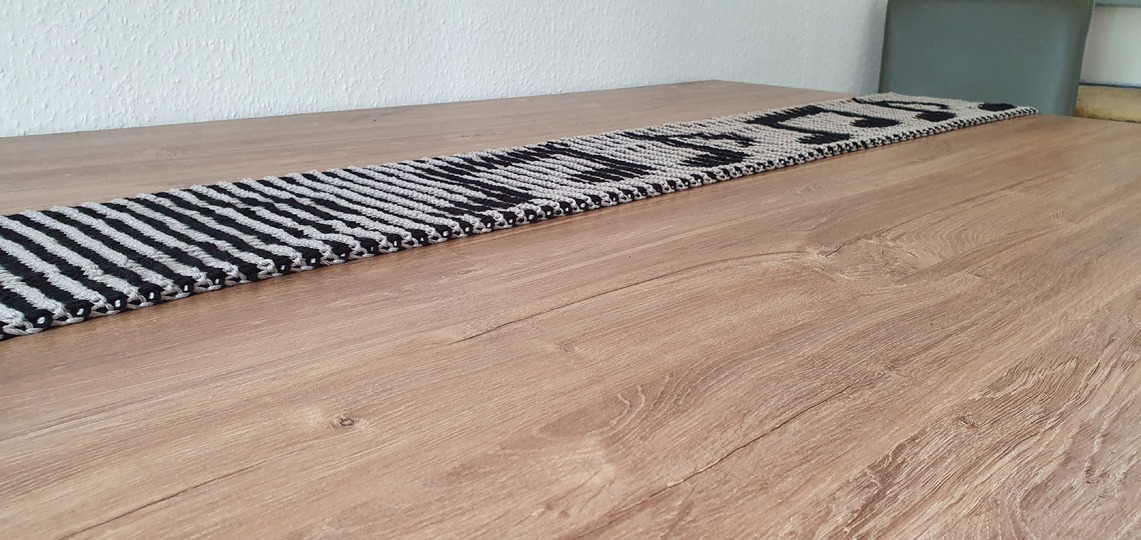 Musical Notes, Shadow Knitting, illusion Knitting, Motif Scarf