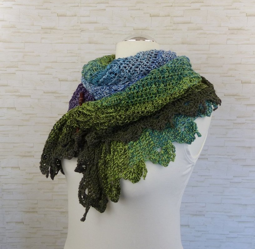 Drachil Häkelanleitung für einen Drachenschwanz oder Wendetuch - Bild 8