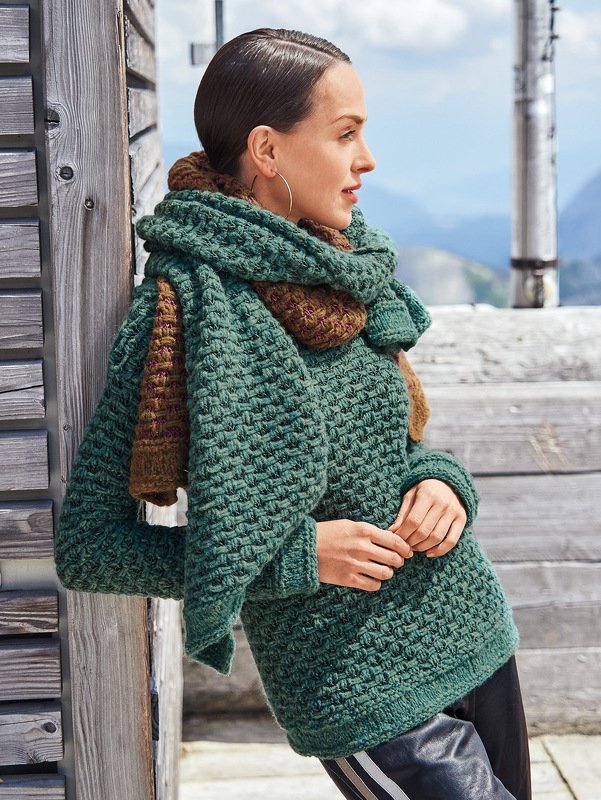 Strickanleitung: Pulli in Grüntönen und Schal im Webmuster