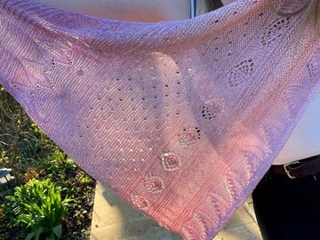 Dreiecktuch Blütentanz gestrickt