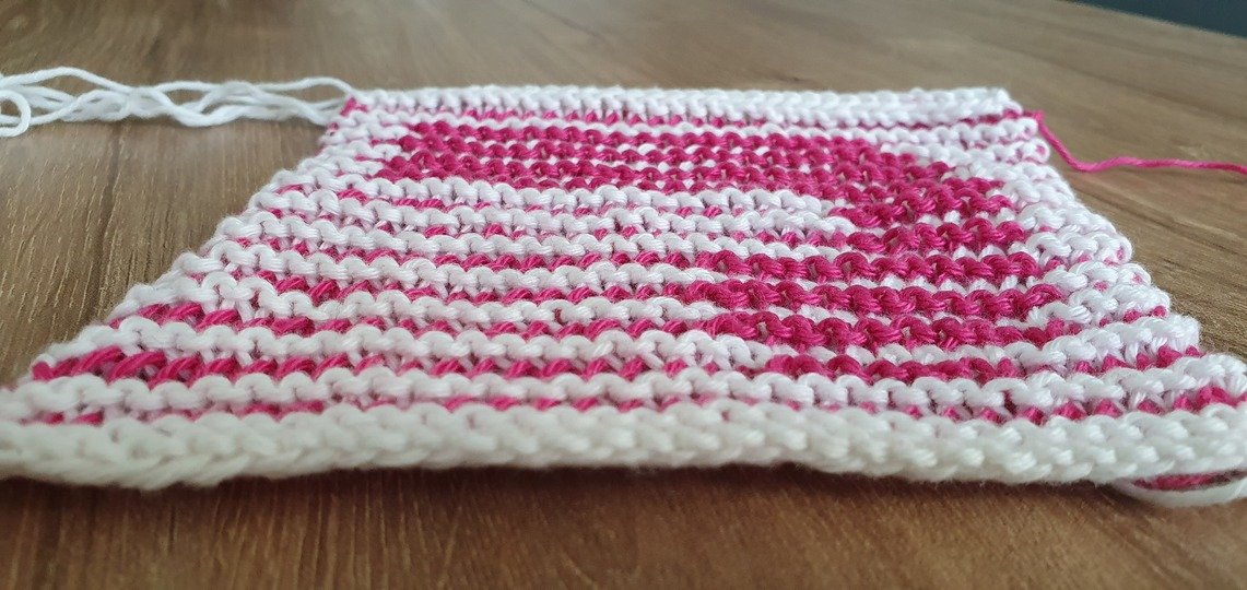 Schattenstricken, Illusionsstricken, Buchstabe "J"