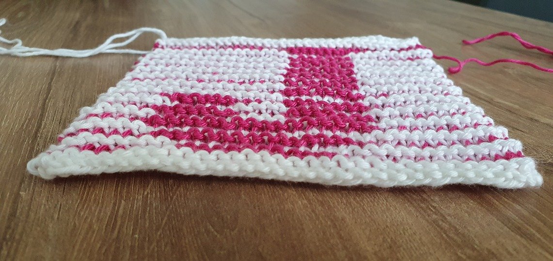 Schattenstricken, Illusionsstricken, Buchstabe "J"