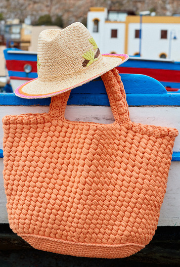 Häkelanleitung: Häkeltasche mit Noppenmuster - perfekt für die Shoppingtour