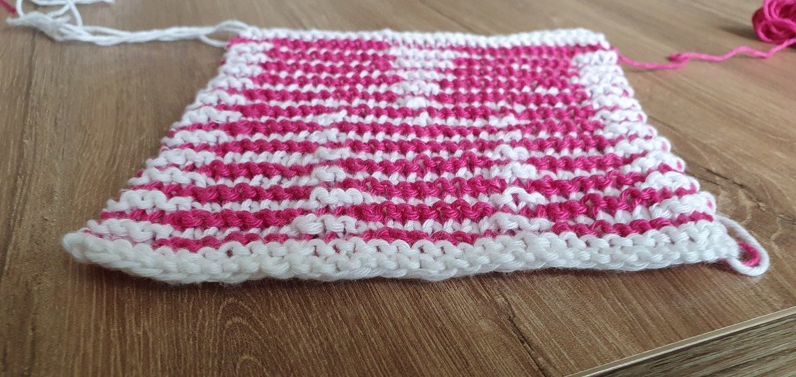 Schattenstricken, Illusionsstricken, Buchstabe "M"