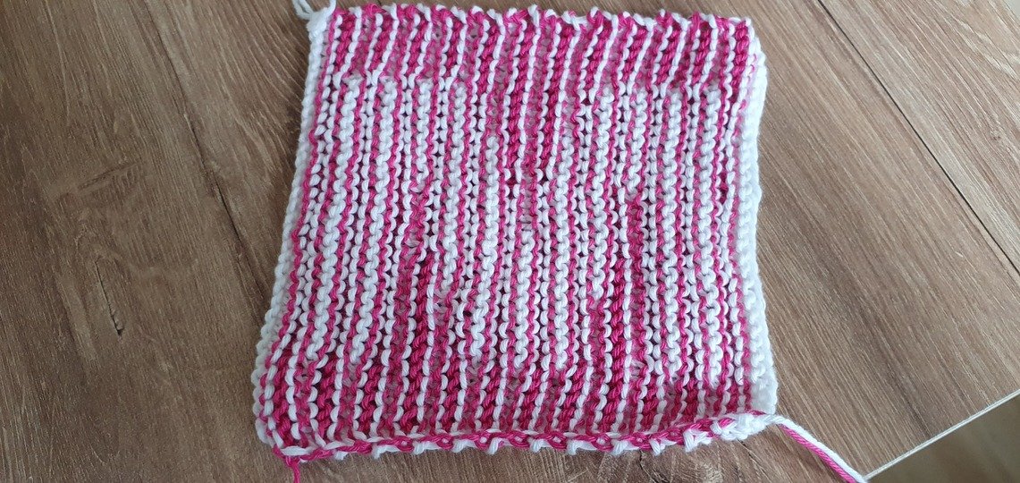 Schattenstricken, Illusionsstricken, Buchstabe "M"