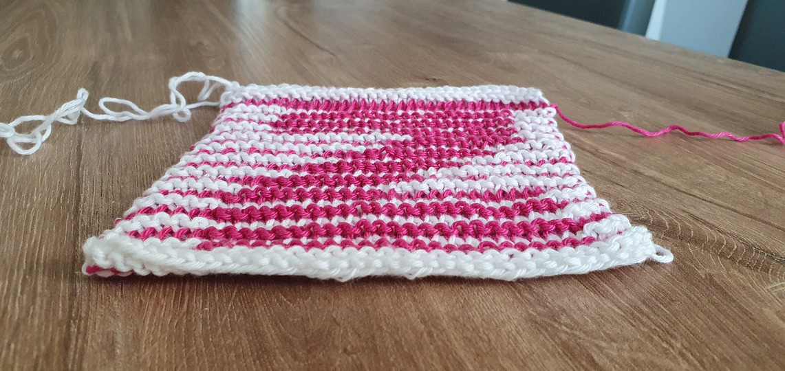 Schattenstricken, Illusionsstricken, Buchstabe "N"