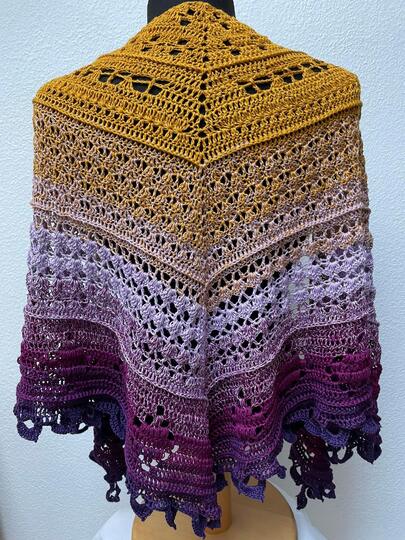 Häkelanleitung flaches Dreieckstuch "Pfirsichreise"