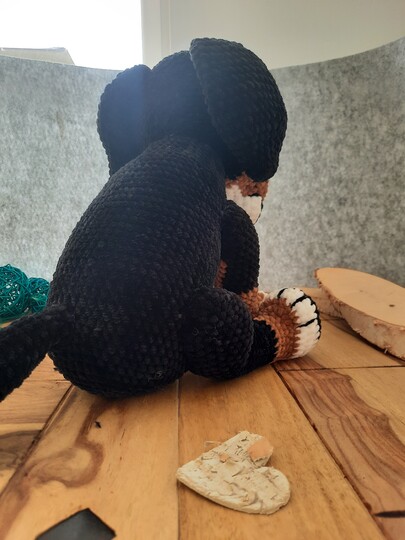 DIY Häkelanleitung für einen kuscheligen Berner Sennenhund