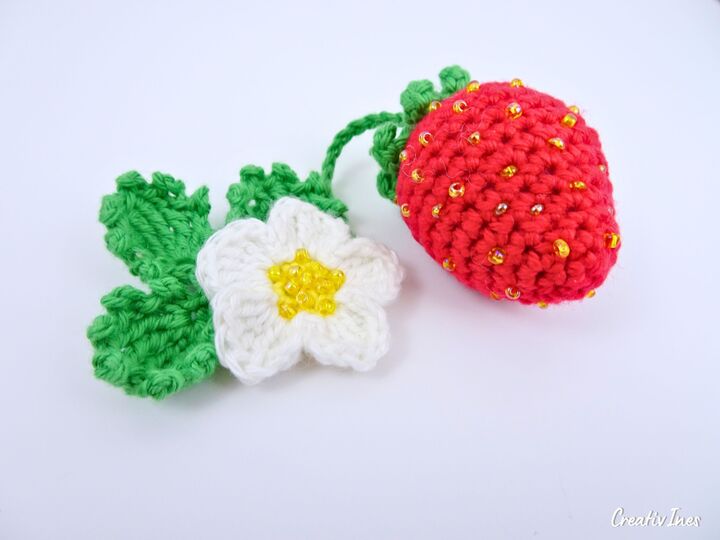 Häkelanleitung Erdbeeren in 3 Größen inkl. Blatt, Blüte & Anwendungstipps