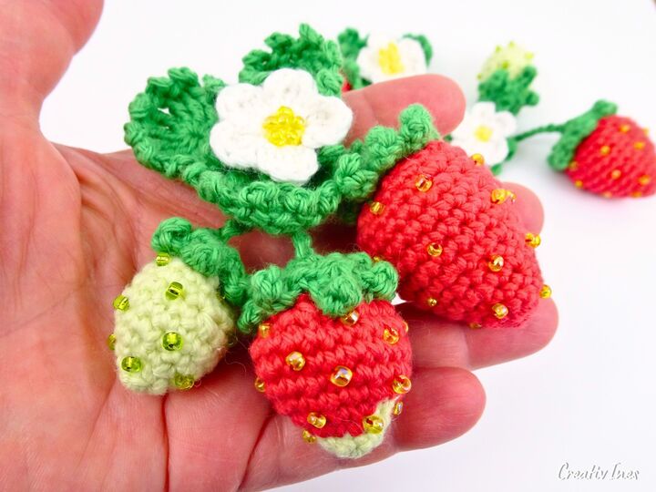 Häkelanleitung Erdbeeren in 3 Größen inkl. Blatt, Blüte & Anwendungstipps