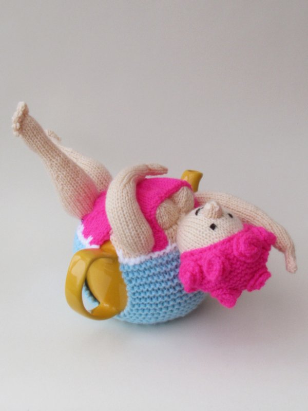Synchronized Swimmer Tea Cosy Knitting Pattern