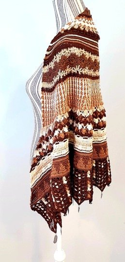 "Mali" - halbrundes abwechslungsreiches Häkeltuch