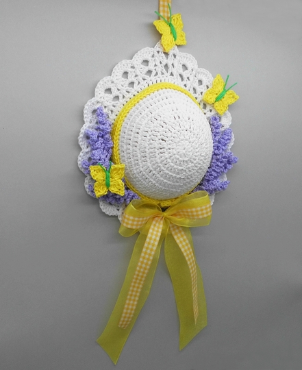 Crochet decoration lavender hat