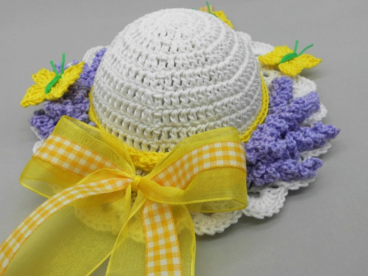 Crochet decoration lavender hat
