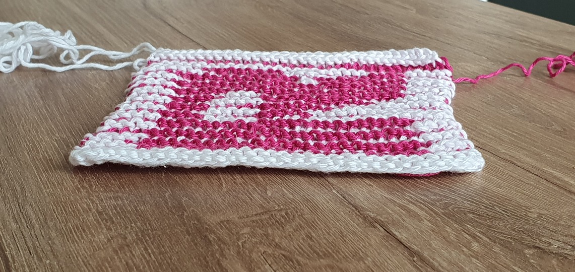 Schattenstricken, Illusionsstricken, Buchstabe "R"