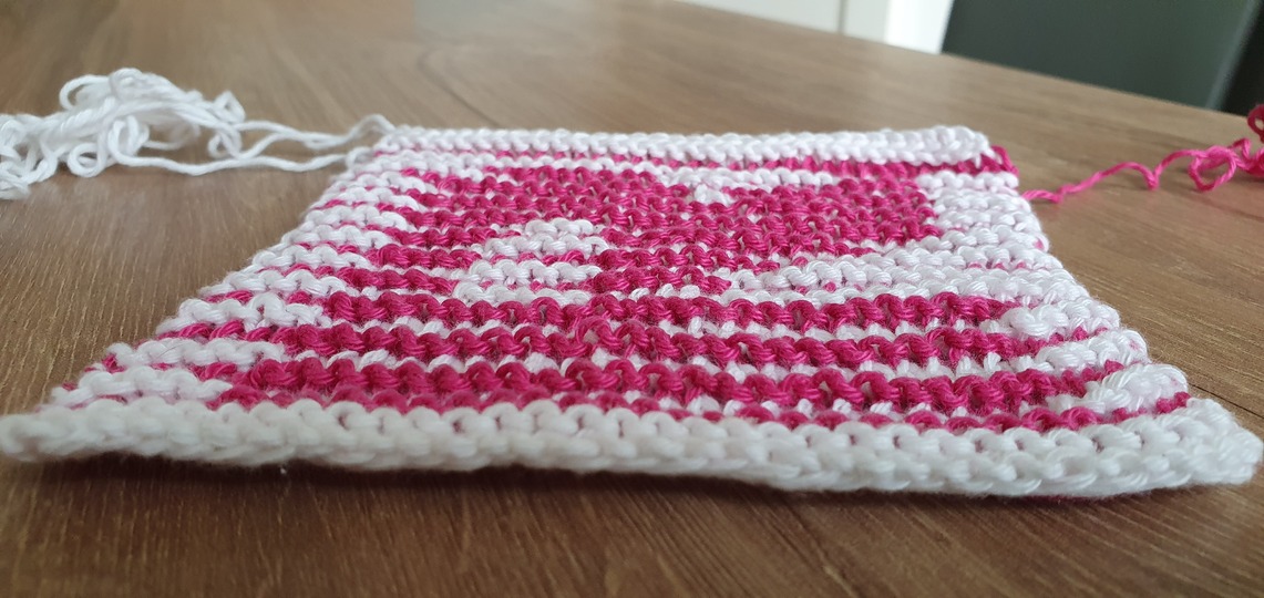 Schattenstricken, Illusionsstricken, Buchstabe "R"