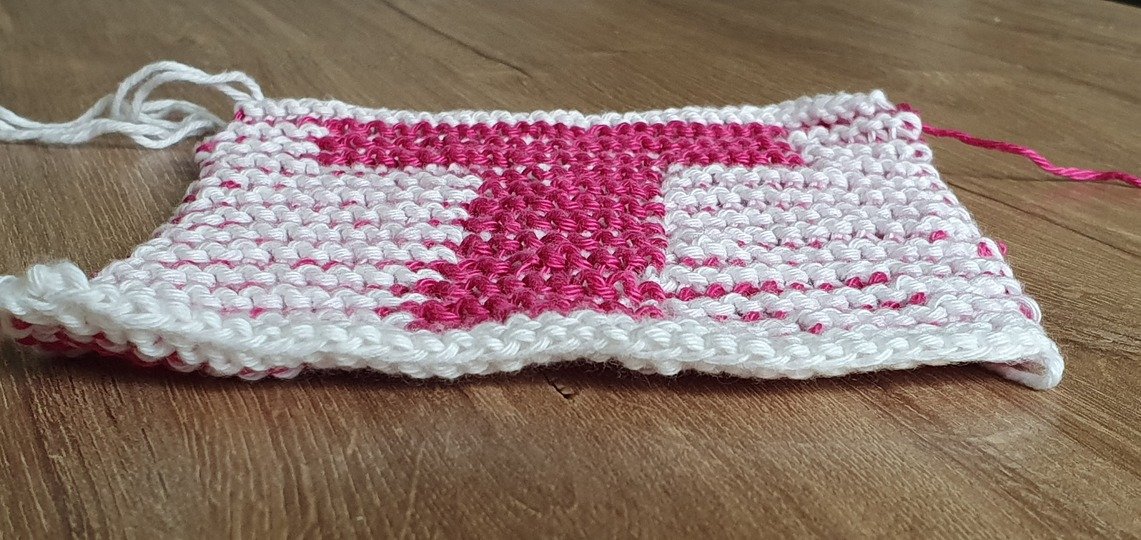 Schattenstricken, Illusionsstricken, Buchstabe "T"