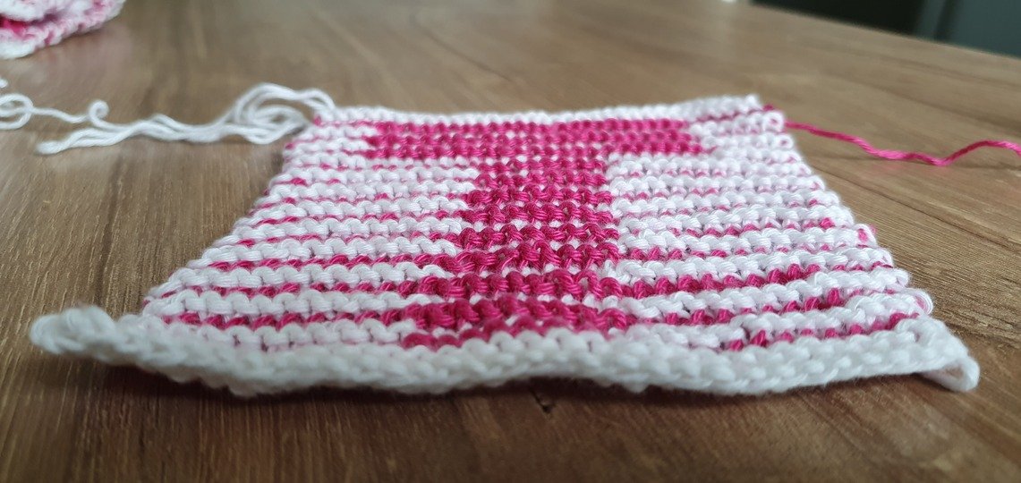 Schattenstricken, Illusionsstricken, Buchstabe "T"