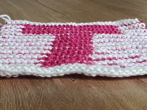 Schattenstricken, Illusionsstricken, Buchstabe "T"