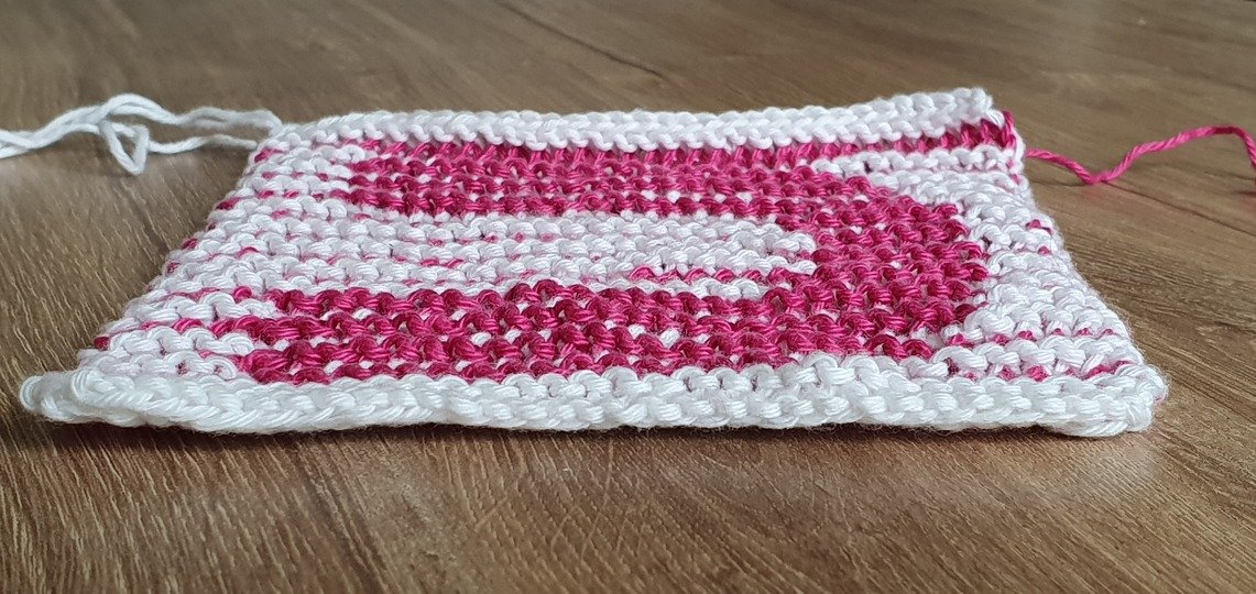 Schattenstricken, Illusionsstricken, Buchstabe "U"