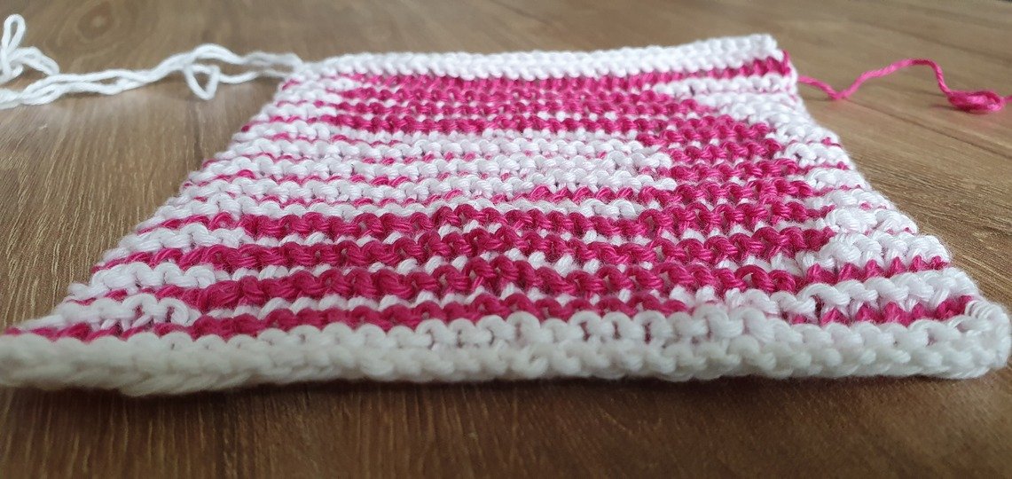 Schattenstricken, Illusionsstricken, Buchstabe "U"