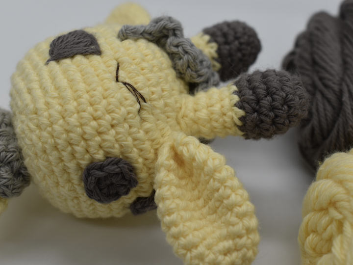 Häkelanleitung für Greifling Giraffe „Gerald“