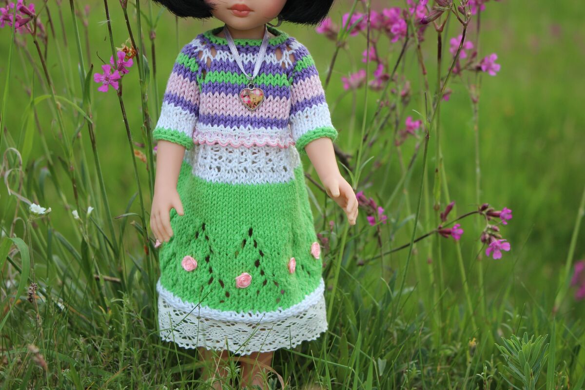 12-inch Dolls Dress03 Knitting Pattern - Image 3