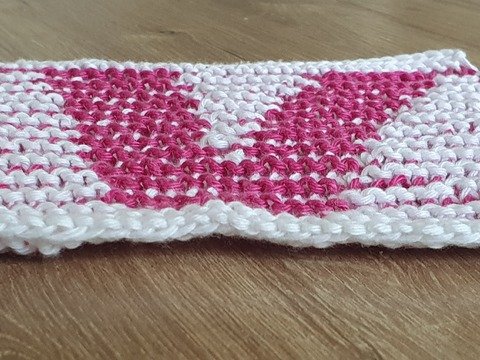 Schattenstricken, Illusionsstricken, Buchstabe "V"