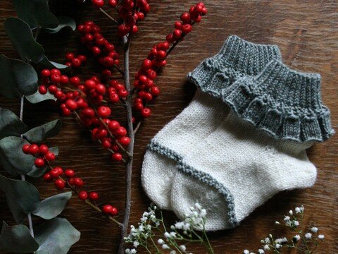 Socken "Fairy Steps" mit Rüsche stricken Anleitung 14 Größen ab Gr. 20 - 47