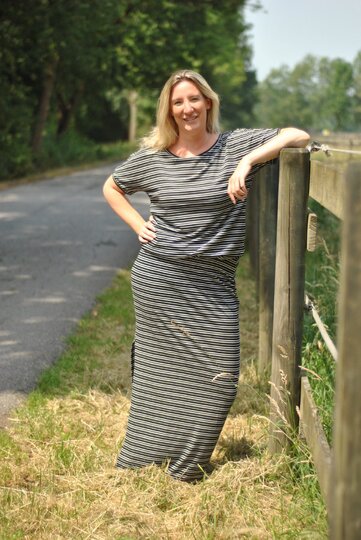 Kleid/Shirt/Rock Damen E-Book Schnittmuster Gr. 32-54 – Cara & Lynn