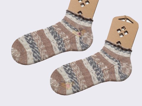 gestrickte Söckchen Toe up ergonomischer Übergang ab Ferse Rollrand Socken