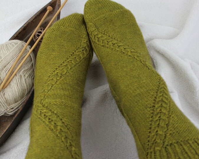 Knitting Pattern Socks with  Cables PDF Download intermediate knitting