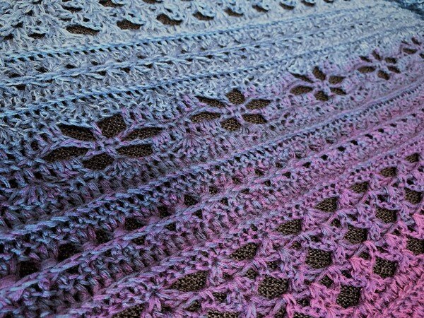 Crochet Pattern Triangular Scarf "Themis"