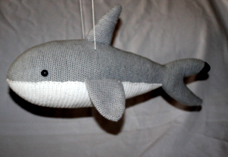 Crochet a Shark – Amigurumi Shark Heike, about 45 cm (EN & DE)