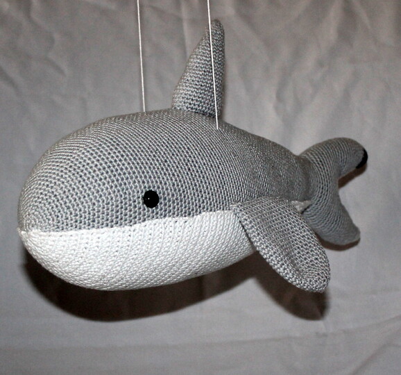 Crochet a Shark – Amigurumi Shark Heike, about 45 cm (EN & DE)