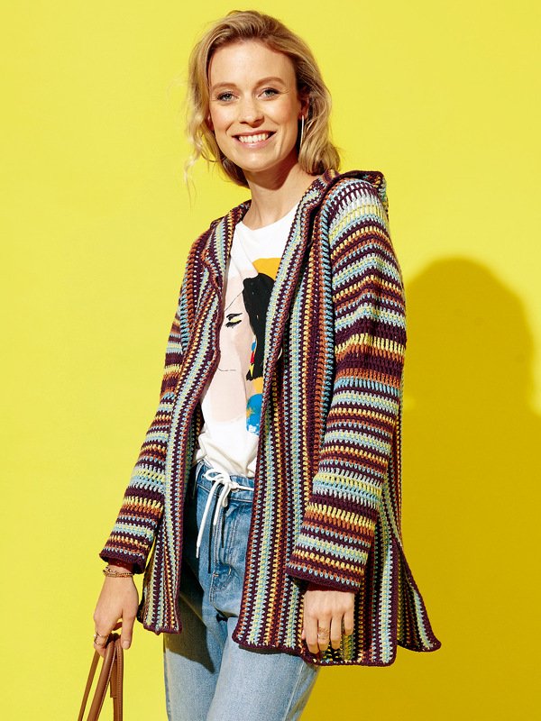 Häkelanleitung: Gestreifte Kapuzen-Jacke in fünf Farben